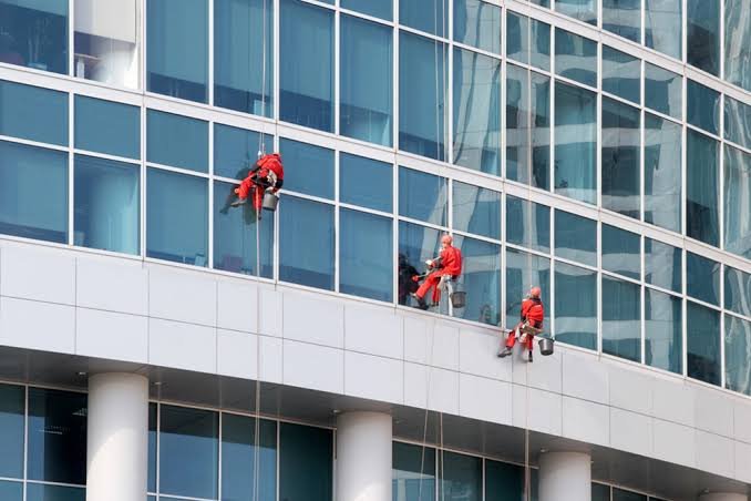 builders cleaning after renovation